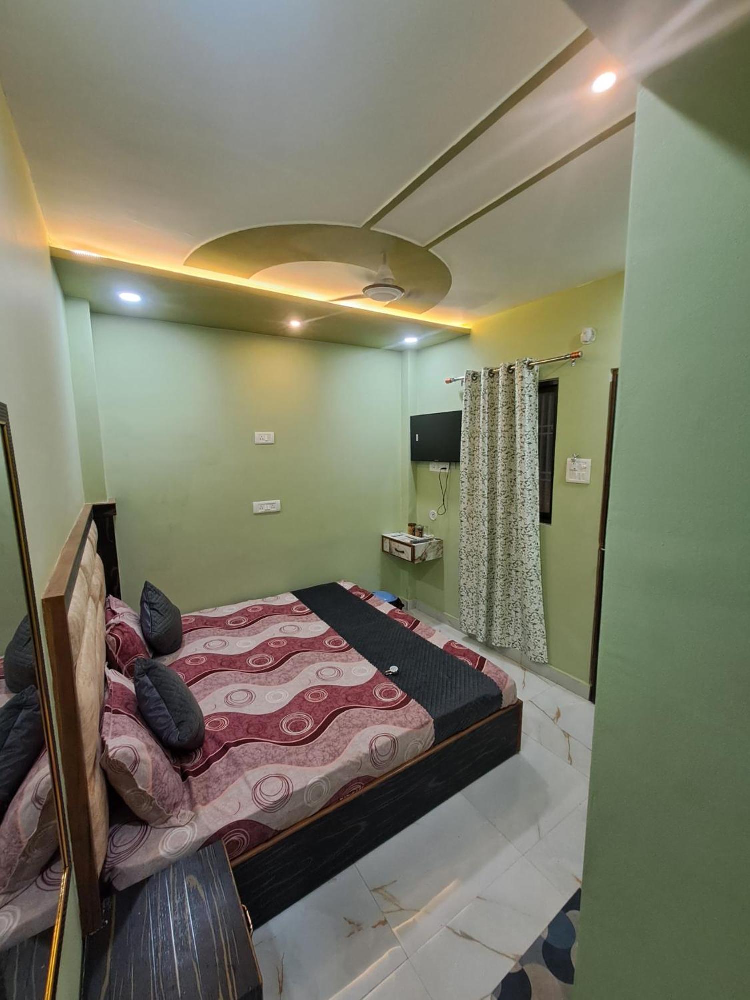 Nirvana Family Guest House - Varanasi — Photos 2